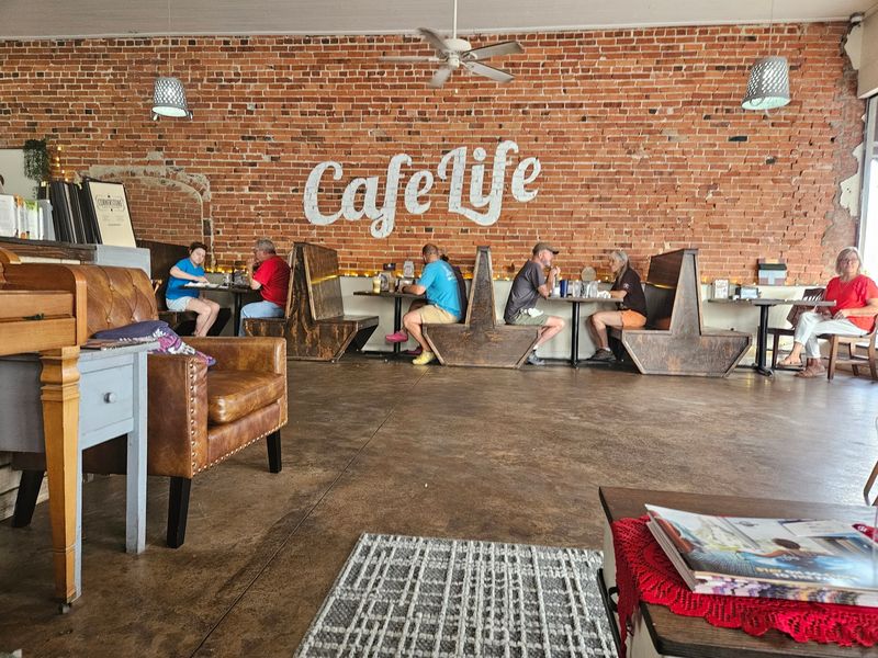 The Cozy, Come-As-You-Are Atmosphere