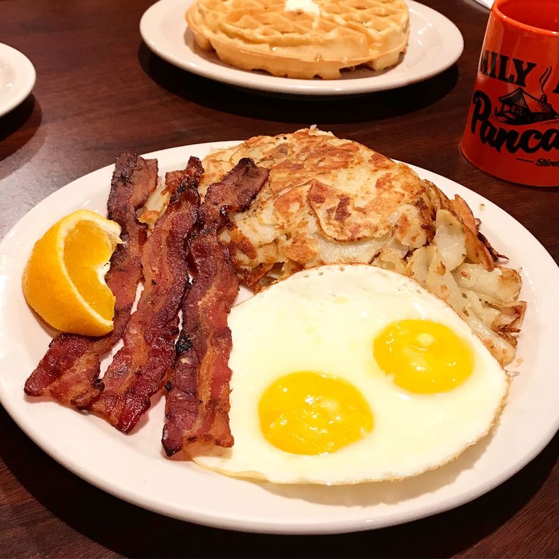 The Cozy Diner Atmosphere and Who Fits Right In