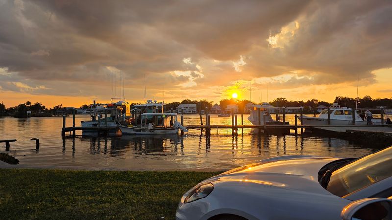The Dockside Setting That Makes Every Meal Better The Dockside Setting That Makes Every Meal Better