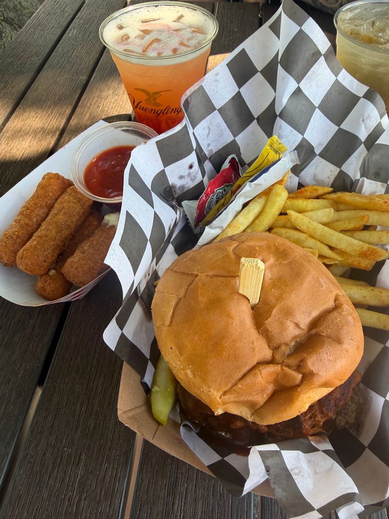 The Food Truck That Keeps Everyone Coming Back The Food Truck That Keeps Everyone Coming Back
