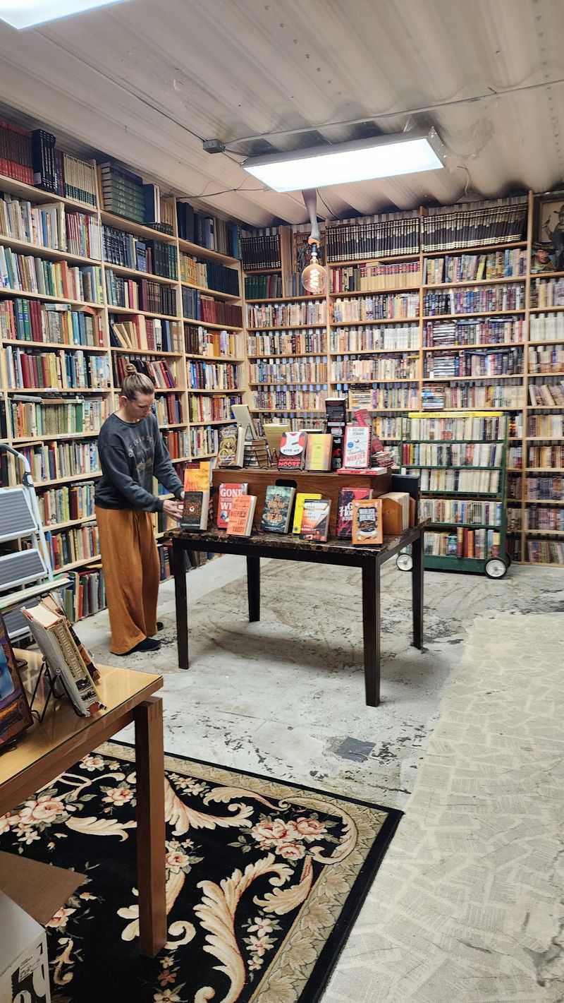 The Friendliest Bibliophiles West of the Mississippi The Friendliest Bibliophiles West of the Mississippi