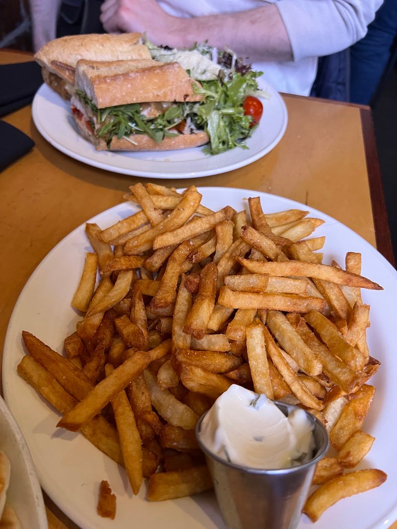 The Frites That Deserve Their Own Fan Club The Frites That Deserve Their Own Fan Club