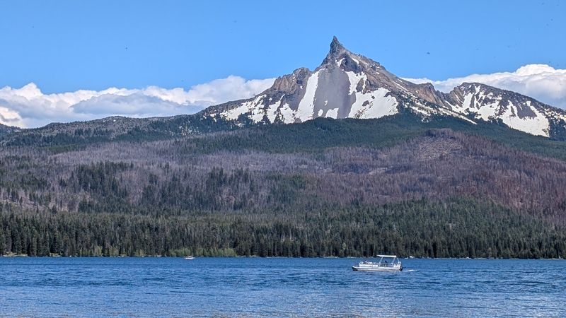 The Full Loop: What 11.5 Miles Around Diamond Lake Actually Feels Like