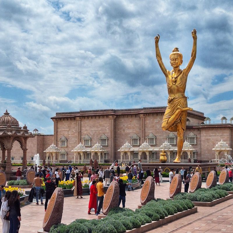 The Golden Statue at the First Glance The Golden Statue at the First Glance
