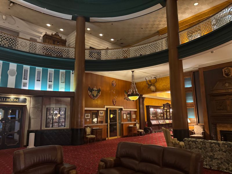 The Hotel That Hosted Famous Faces