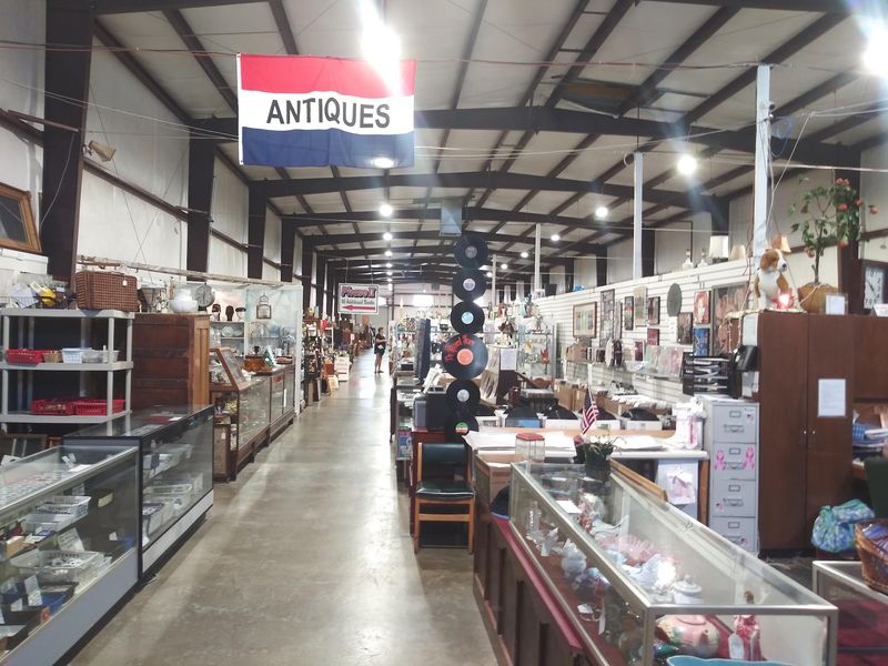 The Indoor Antique Centre You Could Wander for Hours The Indoor Antique Centre You Could Wander for Hours