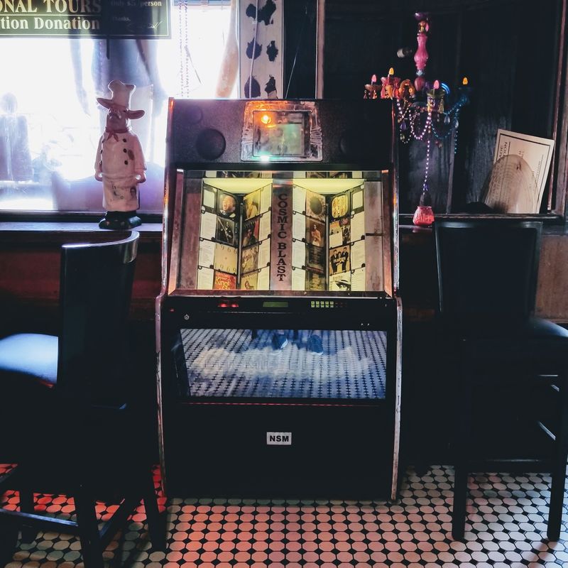 The Jukebox With a Mind of Its Own The Jukebox With a Mind of Its Own