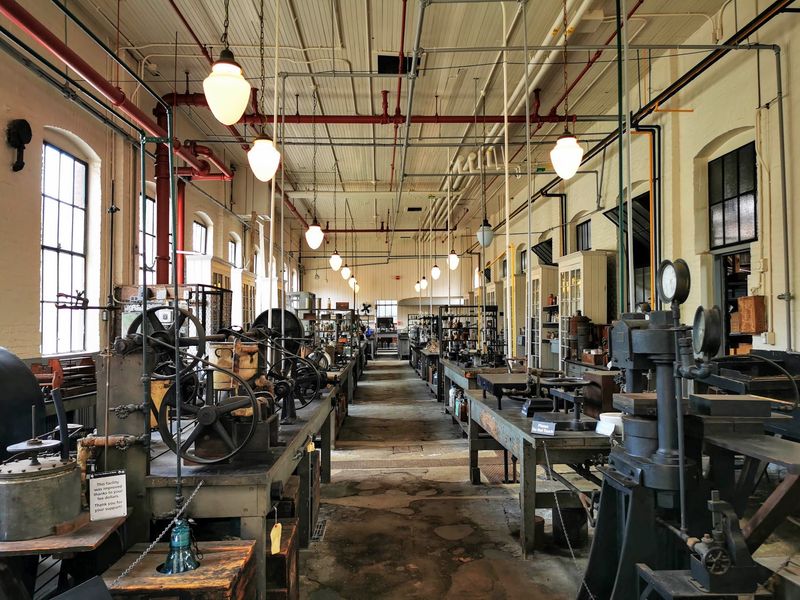 The Laboratory That Made Invention a Daily Job The Laboratory That Made Invention a Daily Job