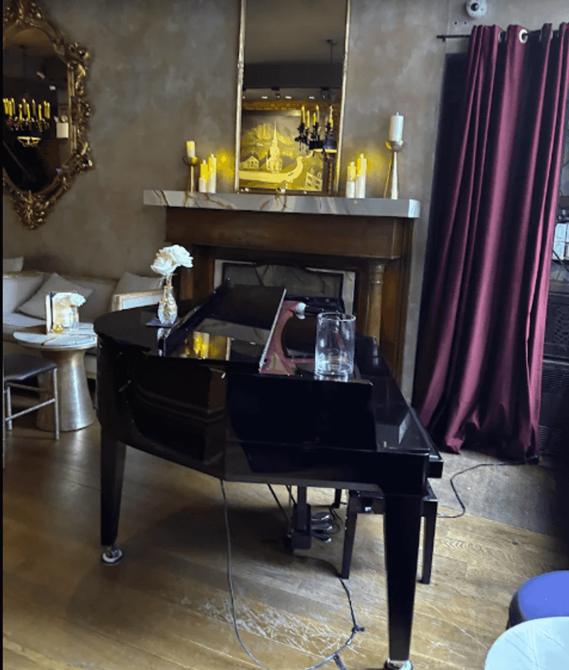 The Live Piano That Floats Through the Room The Live Piano That Floats Through the Room