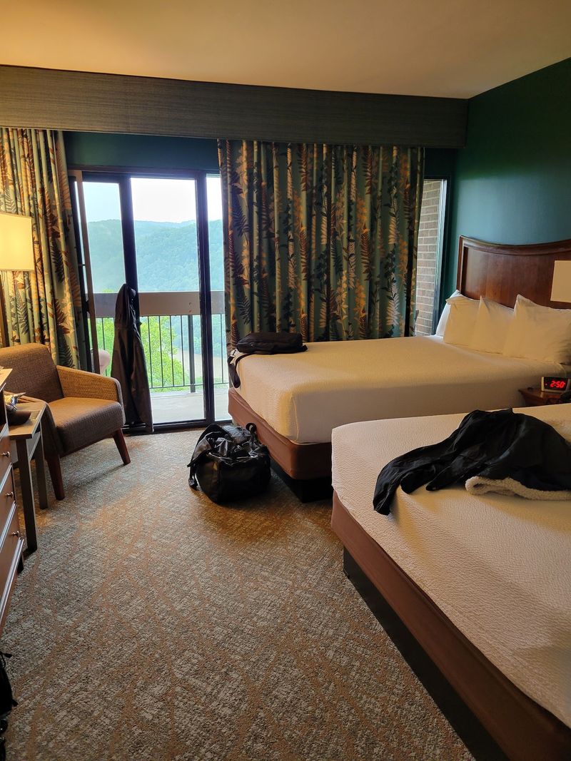 The Lodge on the Cliff: Comfortable Stays With Unbeatable Views The Lodge on the Cliff: Comfortable Stays With Unbeatable Views