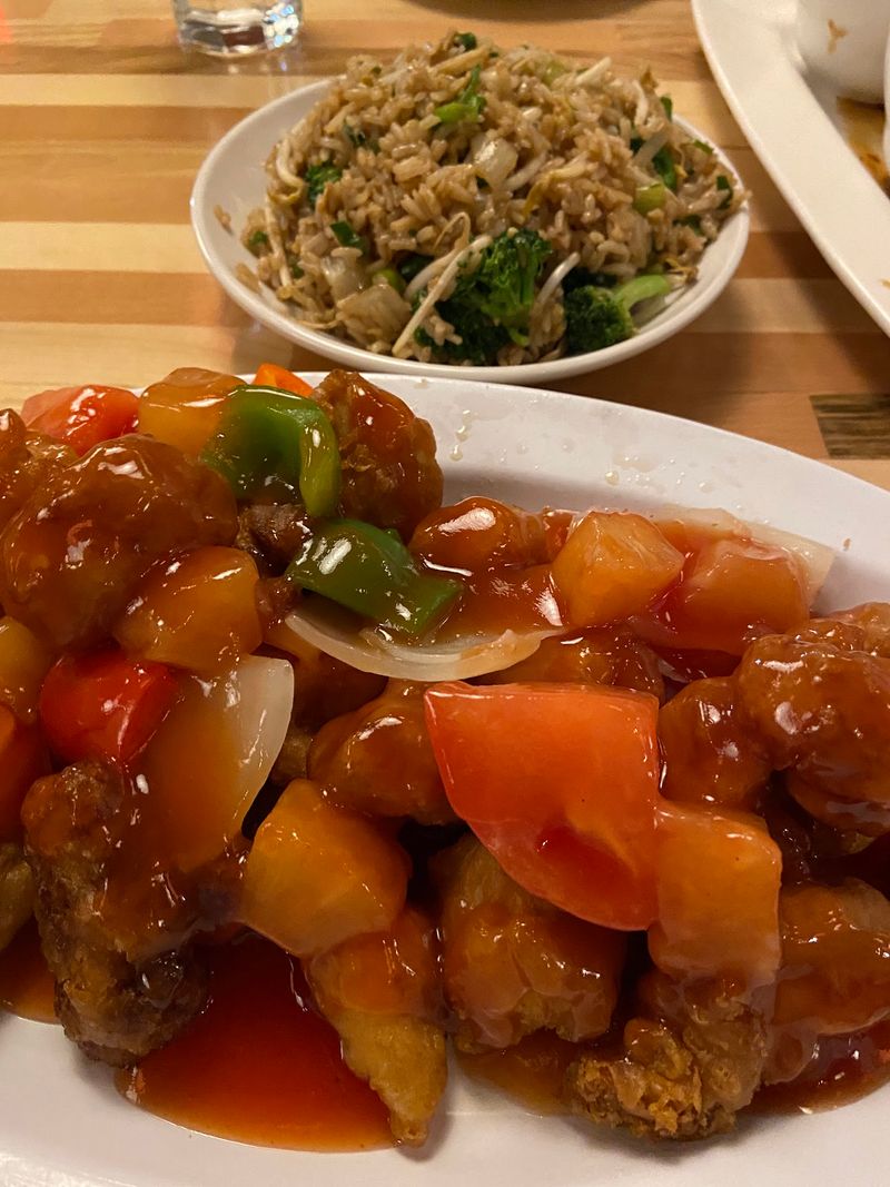 The Lunch Special That Makes Weekday Visits Worth Planning