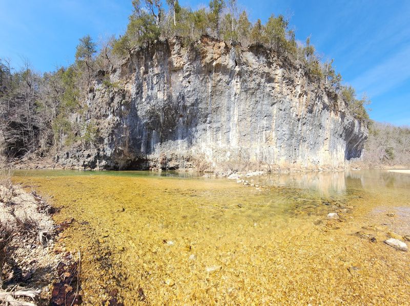 The Mighty Echo Bluff: A Dolomite Giant with a Voice of Its Own The Mighty Echo Bluff: A Dolomite Giant with a Voice of Its Own