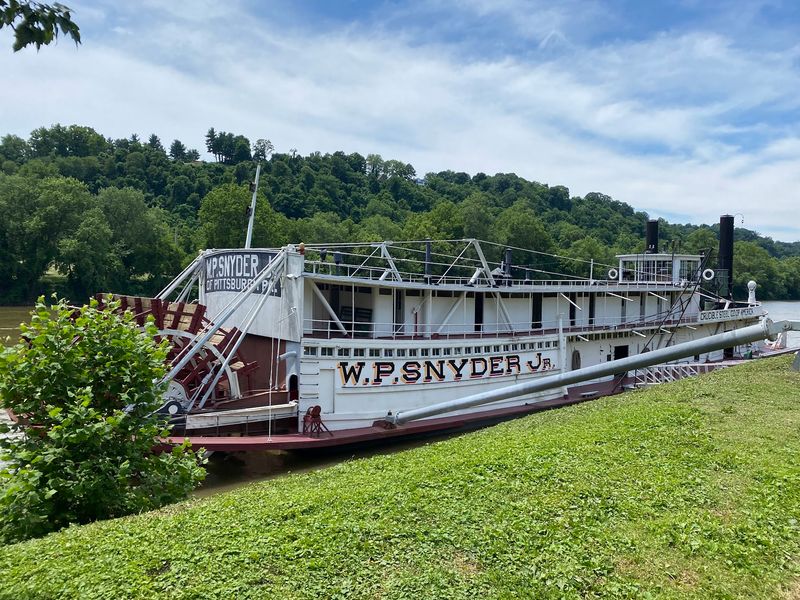 The Ohio River Museum and Its Steamboat Legacy The Ohio River Museum and Its Steamboat Legacy