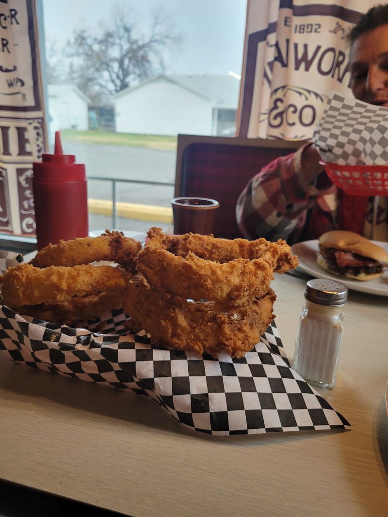 The Onion Rings That Earn Their Own Reputation The Onion Rings That Earn Their Own Reputation