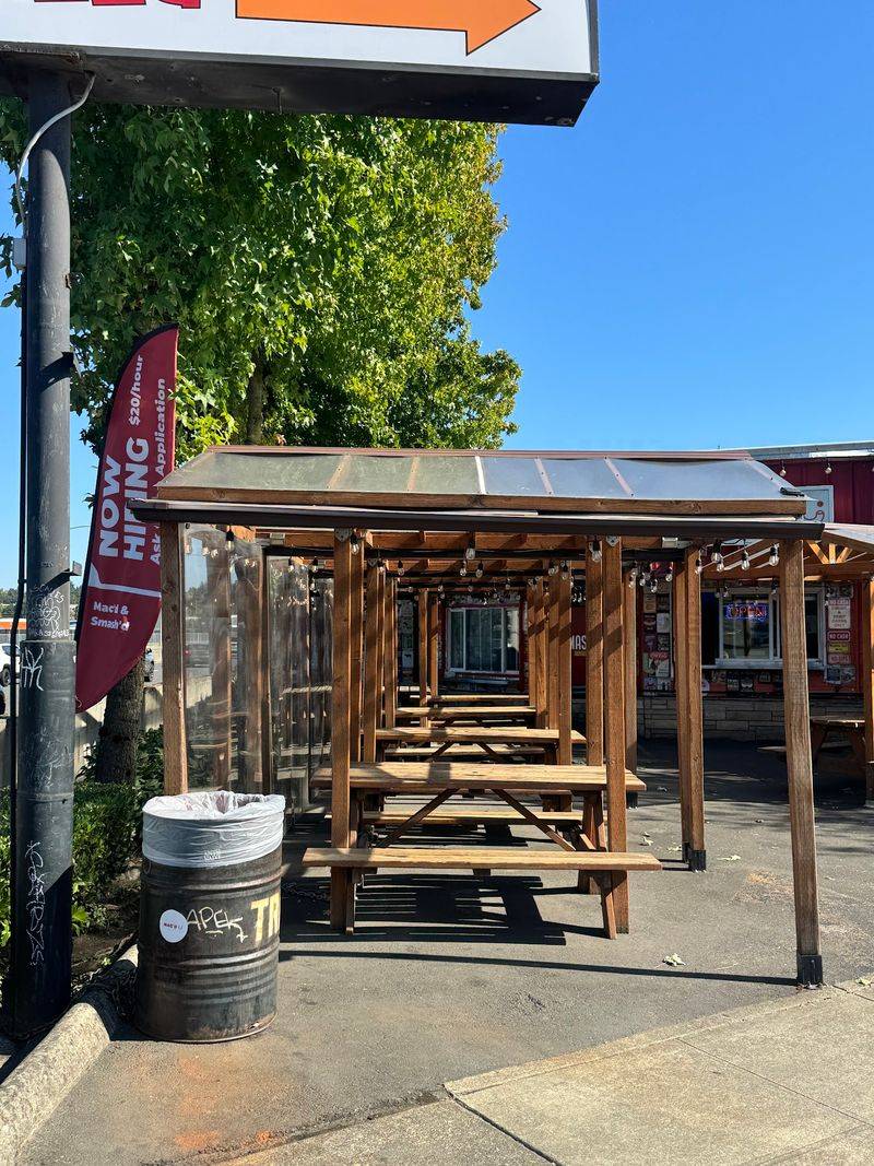 The Outdoor Courtyard Seating Experience The Outdoor Courtyard Seating Experience