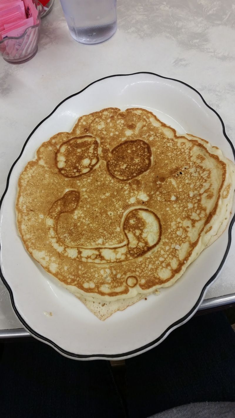 The Pancakes With a Smile That Kids Cannot Forget