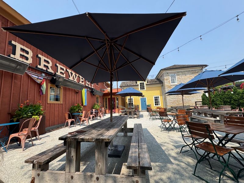 The Patio That Becomes the Place to Be in Summer The Patio That Becomes the Place to Be in Summer