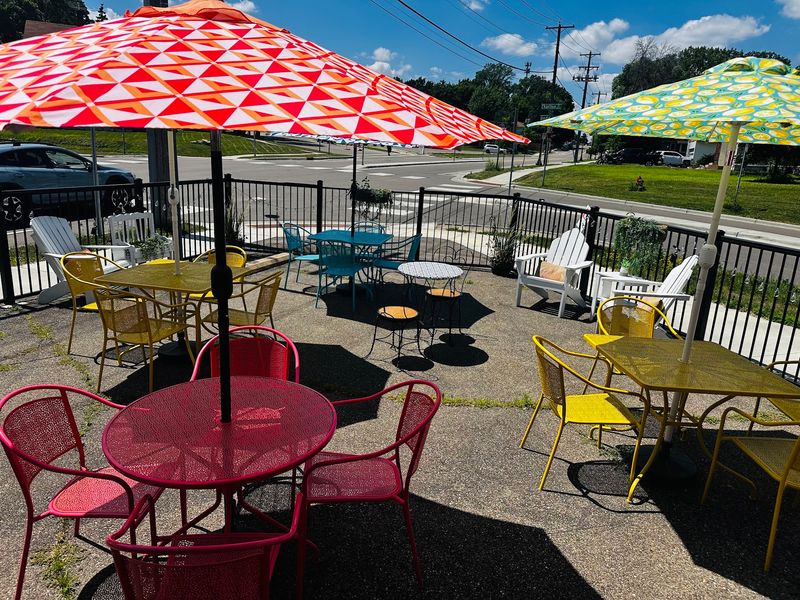 The Patio That Draws People In Before They Even Order The Patio That Draws People In Before They Even Order