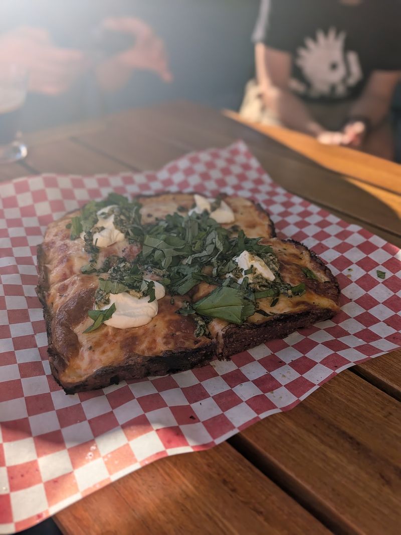 The Pizza That Keeps People Coming Back