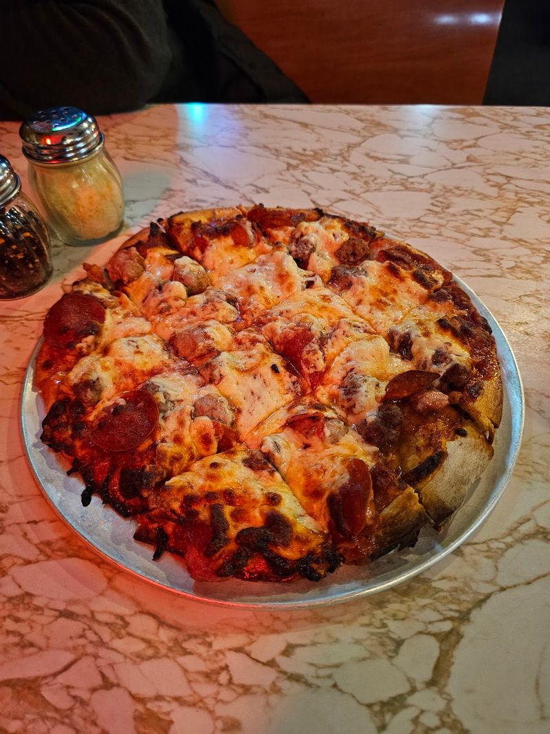 The Pizza That Surprises First-Time Visitors