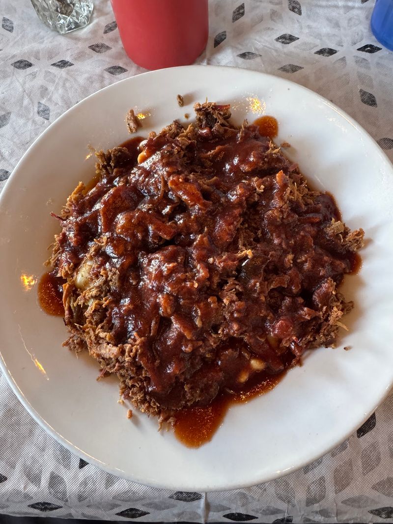 The Pot Roast That Earns Gravy Enthusiasts' Loyalty The Pot Roast That Earns Gravy Enthusiasts' Loyalty