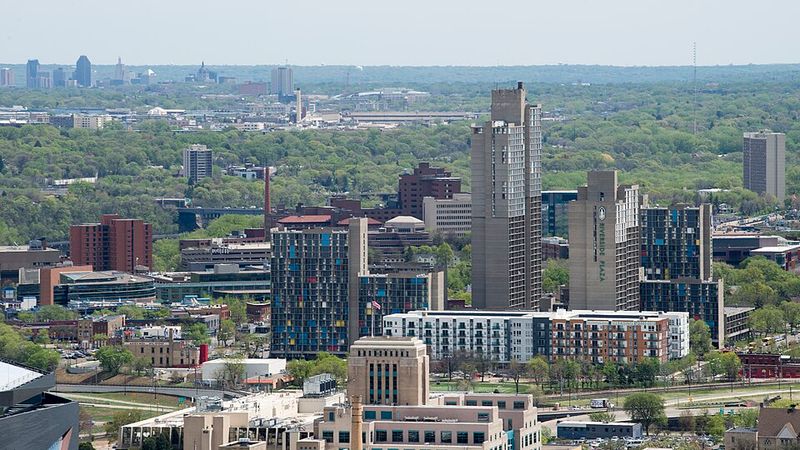 The Riverside Plaza Towers and Their Unusual History