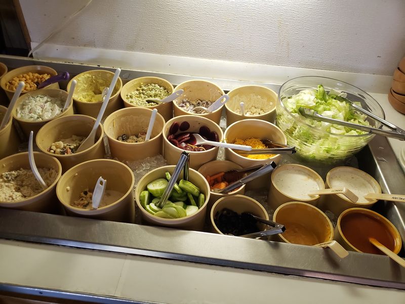 The Salad Bar That Earns Its Own Reputation The Salad Bar That Earns Its Own Reputation