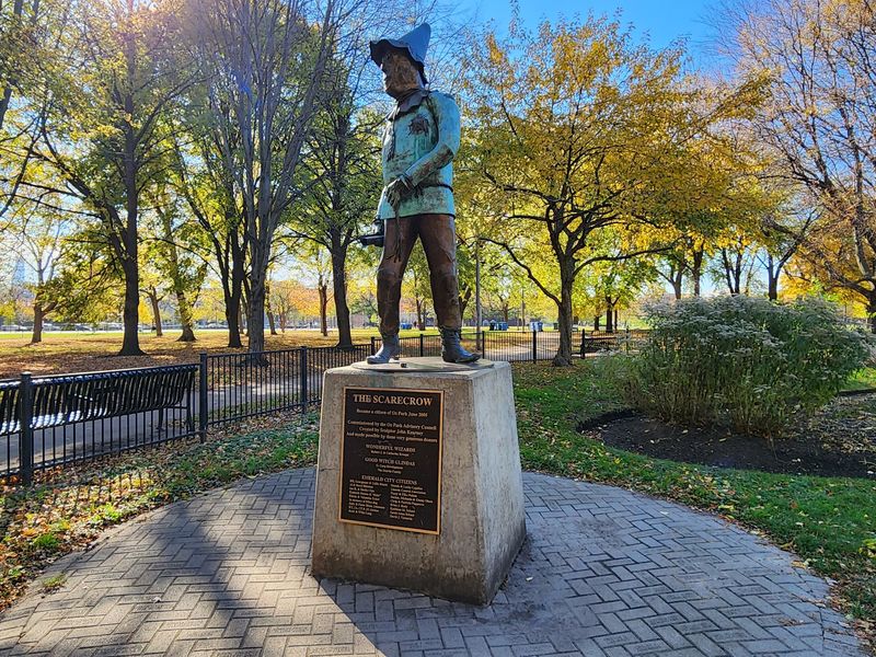 The Scarecrow: Wit Cast in Bronze