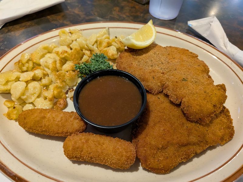 The Schnitzel That Keeps People Driving 30 Miles The Schnitzel That Keeps People Driving 30 Miles
