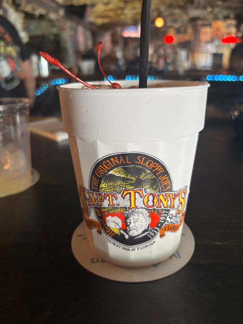 The Souvenir Cups That Visitors Take Home The Souvenir Cups That Visitors Take Home