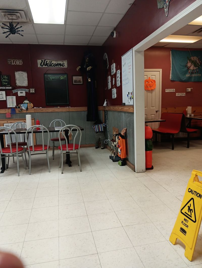 The Story Behind a Diner That Keeps Drawing People Back The Story Behind a Diner That Keeps Drawing People Back