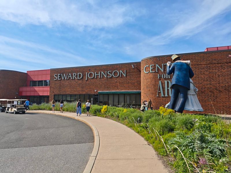The Story Seward Johnson Helped Set in Motion
