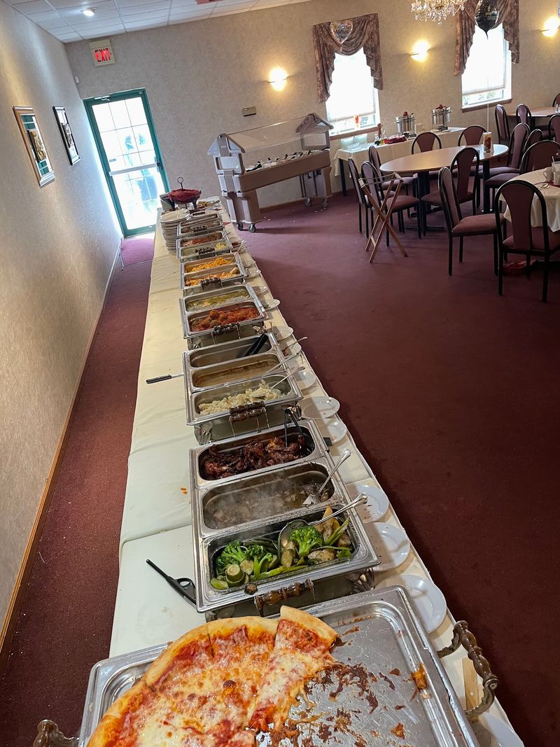 The Sunday Buffet That Has Become a Local Tradition The Sunday Buffet That Has Become a Local Tradition