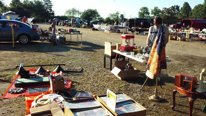 The Sunday Flea Market Side of Blue Sky The Sunday Flea Market Side of Blue Sky