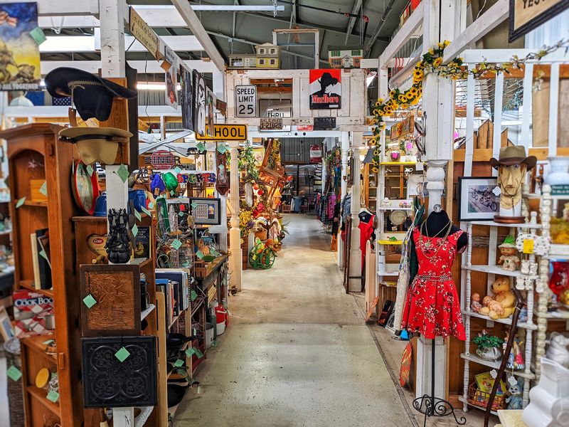 The Vendor Booth Model and What It Means for Shoppers
