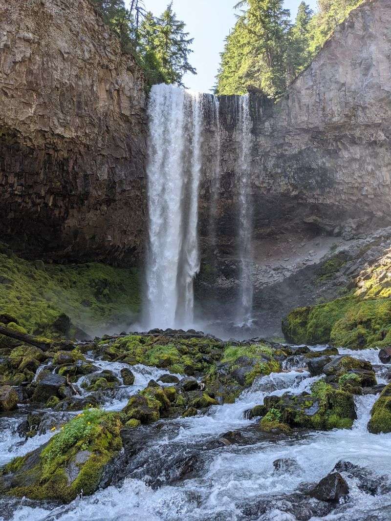 The Waterfall Itself: A 100-Foot Curtain of Cold Water The Waterfall Itself: A 100-Foot Curtain of Cold Water