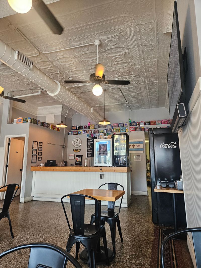 The Welcoming Atmosphere and Friendly Service The Welcoming Atmosphere and Friendly Service