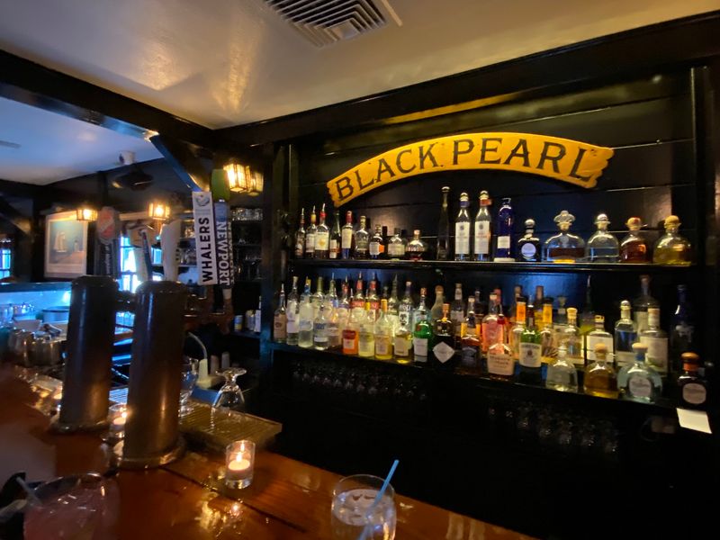 The Wharf Bar Trick for Skipping the Wait The Wharf Bar Trick for Skipping the Wait