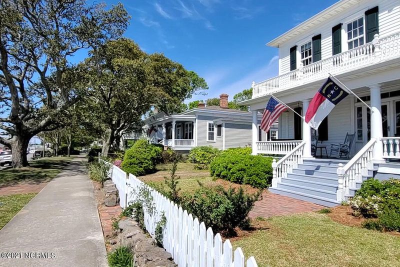 The historic district makes walking the attraction