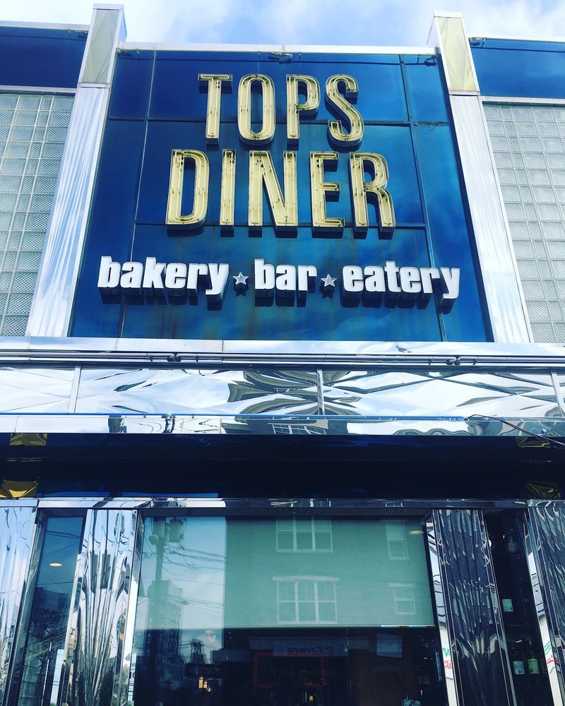 Tops Diner, East Newark, New Jersey Tops Diner, East Newark, New Jersey