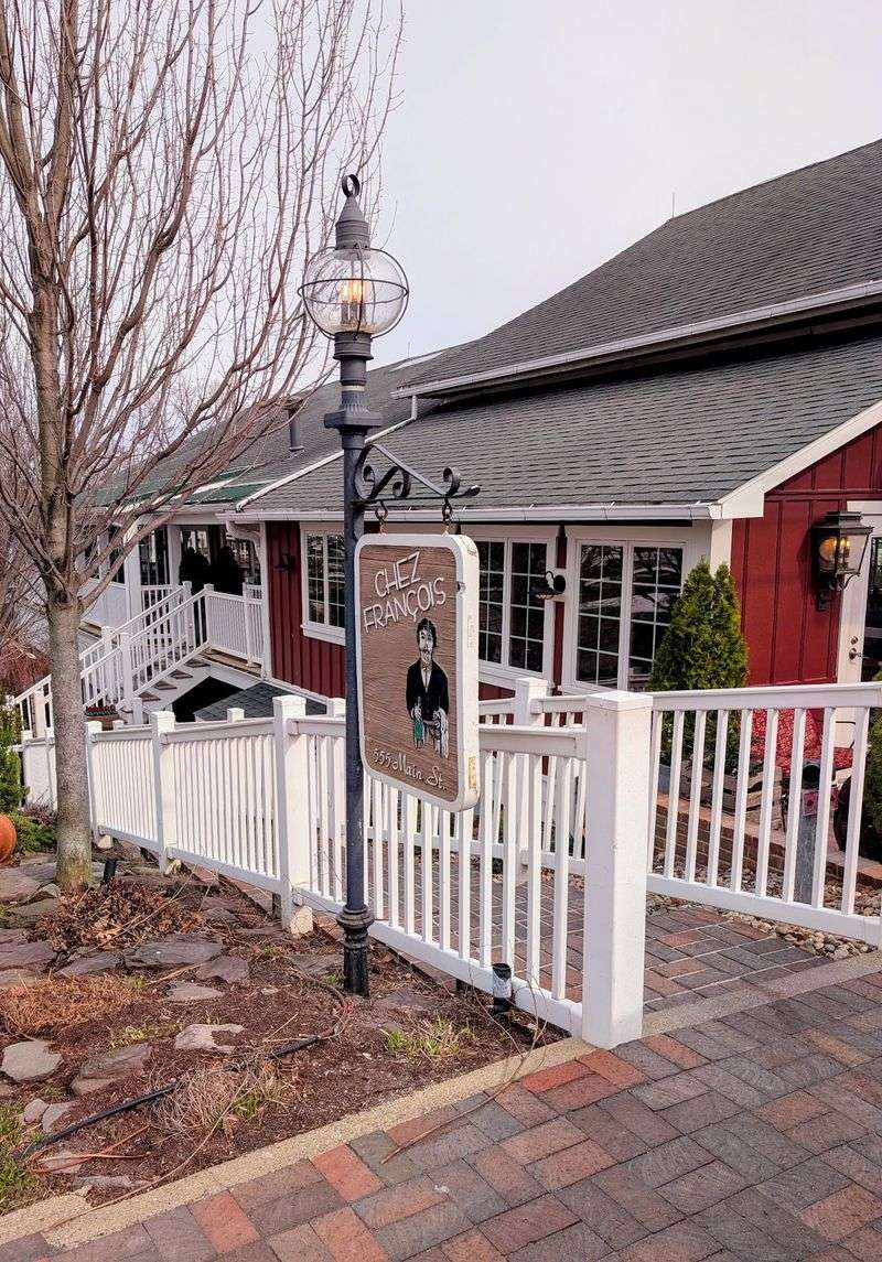 Touche Bistro and the Riverfront Patio Experience Touche Bistro and the Riverfront Patio Experience