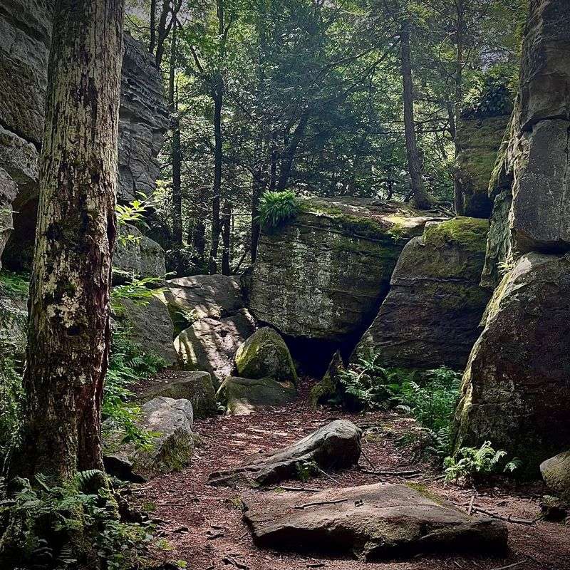 Towering Stone Walls That Redefine Your Sense of Scale Towering Stone Walls That Redefine Your Sense of Scale