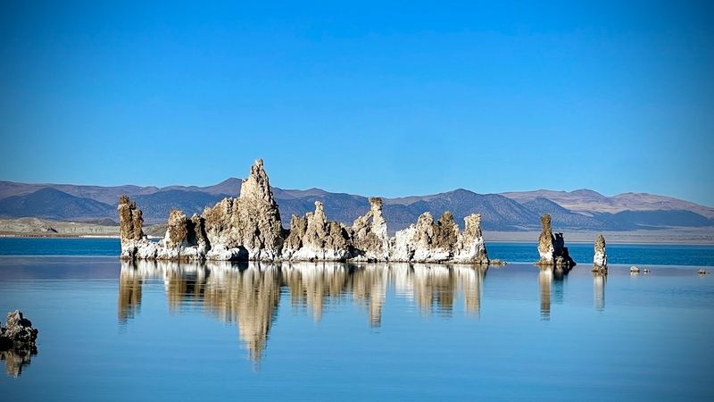 Tufa Towers That Look Straight Out of Science Fiction Tufa Towers That Look Straight Out of Science Fiction