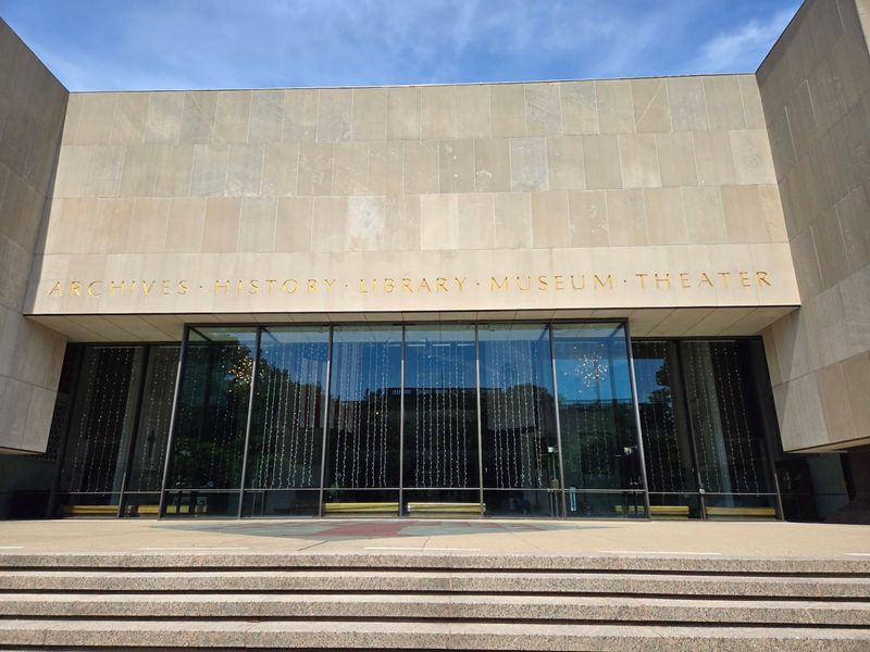 Unearthing History at the Heart of the State Unearthing History at the Heart of the State
