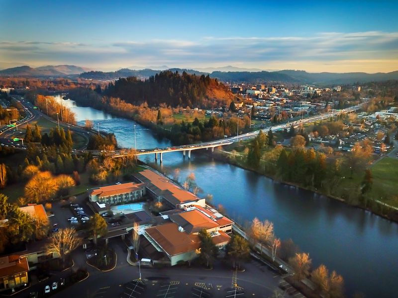 Valley River Inn, Eugene, Oregon Valley River Inn, Eugene, Oregon