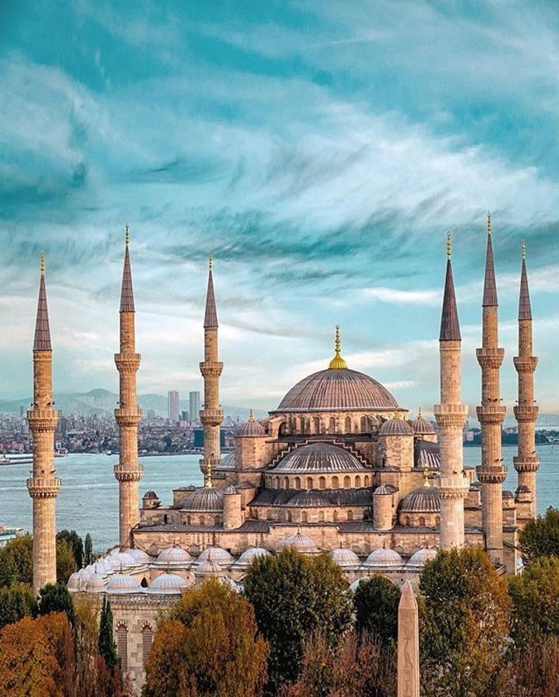 Walk Across Sultanahmet Square to the Blue Mosque Walk Across Sultanahmet Square to the Blue Mosque