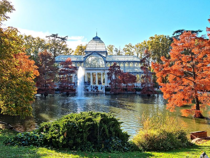 Wander Through El Retiro Park Wander Through El Retiro Park