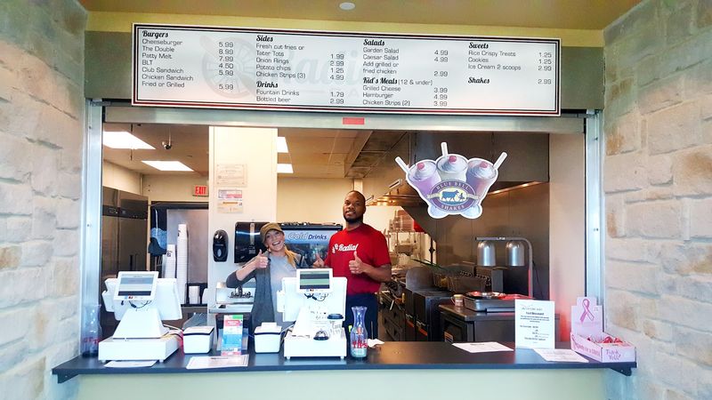 Warm Service From a Small, Kind Crew