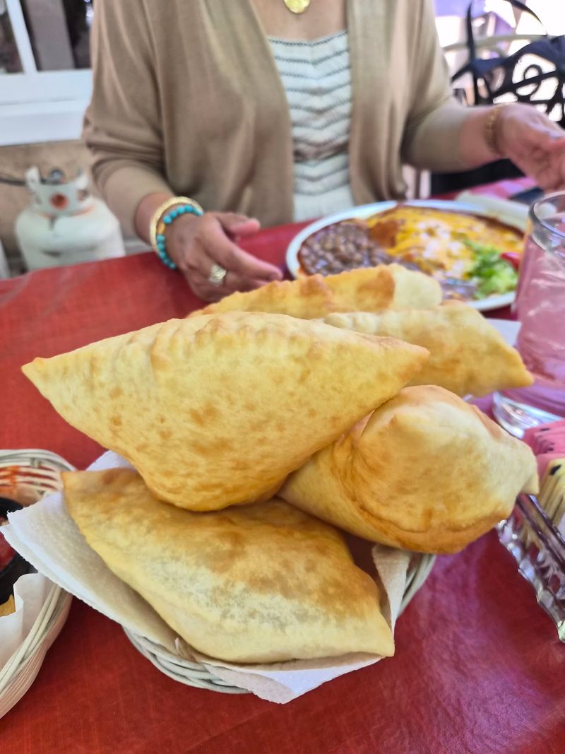 Warm Sopapillas With Honey Warm Sopapillas With Honey