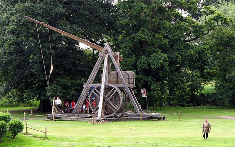 Warwick Now Has a 22-Ton Medieval Siege Machine Warwick Now Has a 22-Ton Medieval Siege Machine